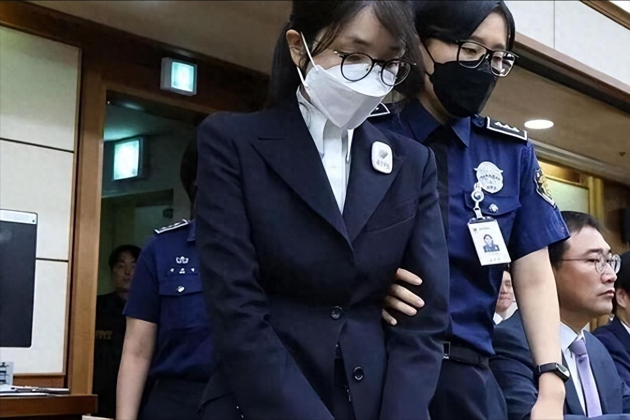 ·韩国法官审理金建希案后离奇殒命法院，十字遗书背后，藏着政坛不简单的猫腻

最近