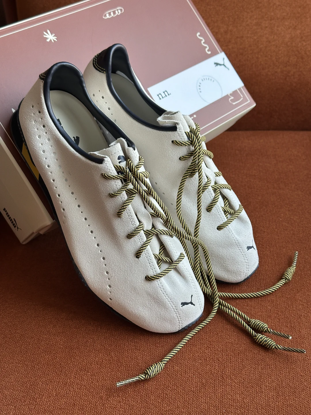 一张皮的法式优雅👟｜n.n联名极简艺术get