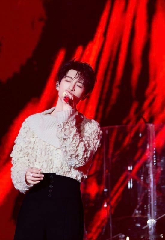 黄子弘凡在枣林湾音乐节开专场 实力歌手就是底气十足！黄子弘凡专场重磅官宣，燃炸舞