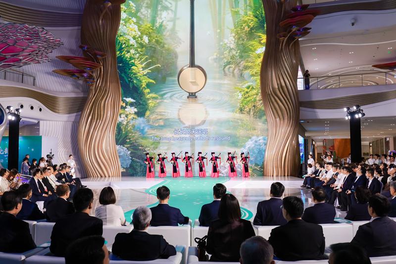 天琴奏响《唱家乡》，桂琼携手共促广西品牌扬帆出海