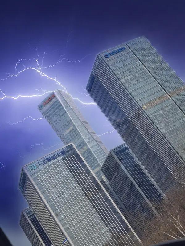 散户炒股最怕的是什么? 散户炒股最怕的事儿可不少。最怕踩雷，像业绩造假、公司退市