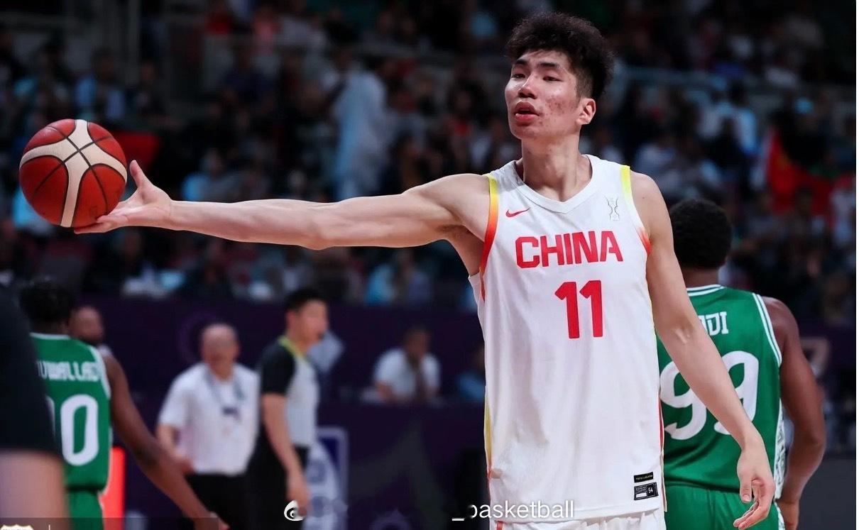 目前正在征战西乙联赛的余嘉豪将会在近期回国备战世预赛，他上一次跟西班牙球队请假是