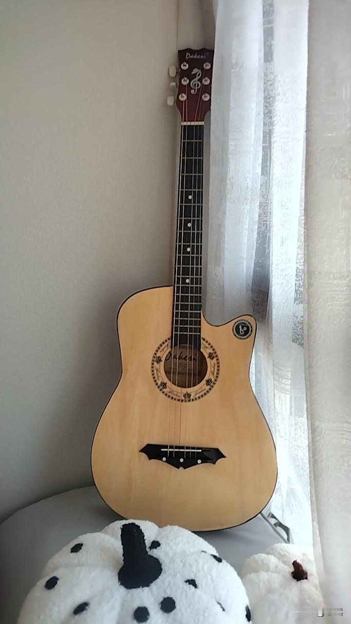 不必执着于宏大的目标，也不用迎合别人的期待。认真爱值得的人，做好手头的事，感受三