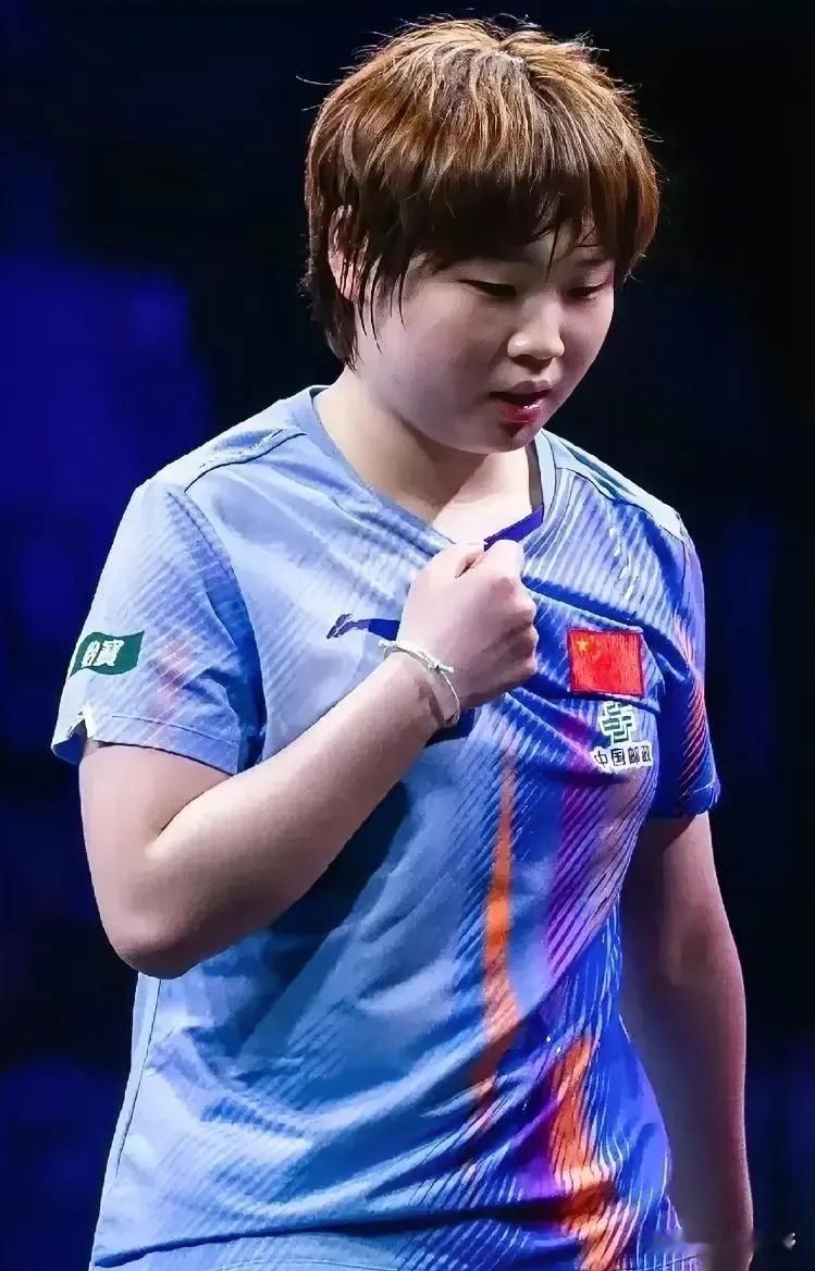 王励勤这下高兴坏了，不是因为蒯曼4-3逆转张本美和，而是蒯曼彻底蜕变了，已经稳稳