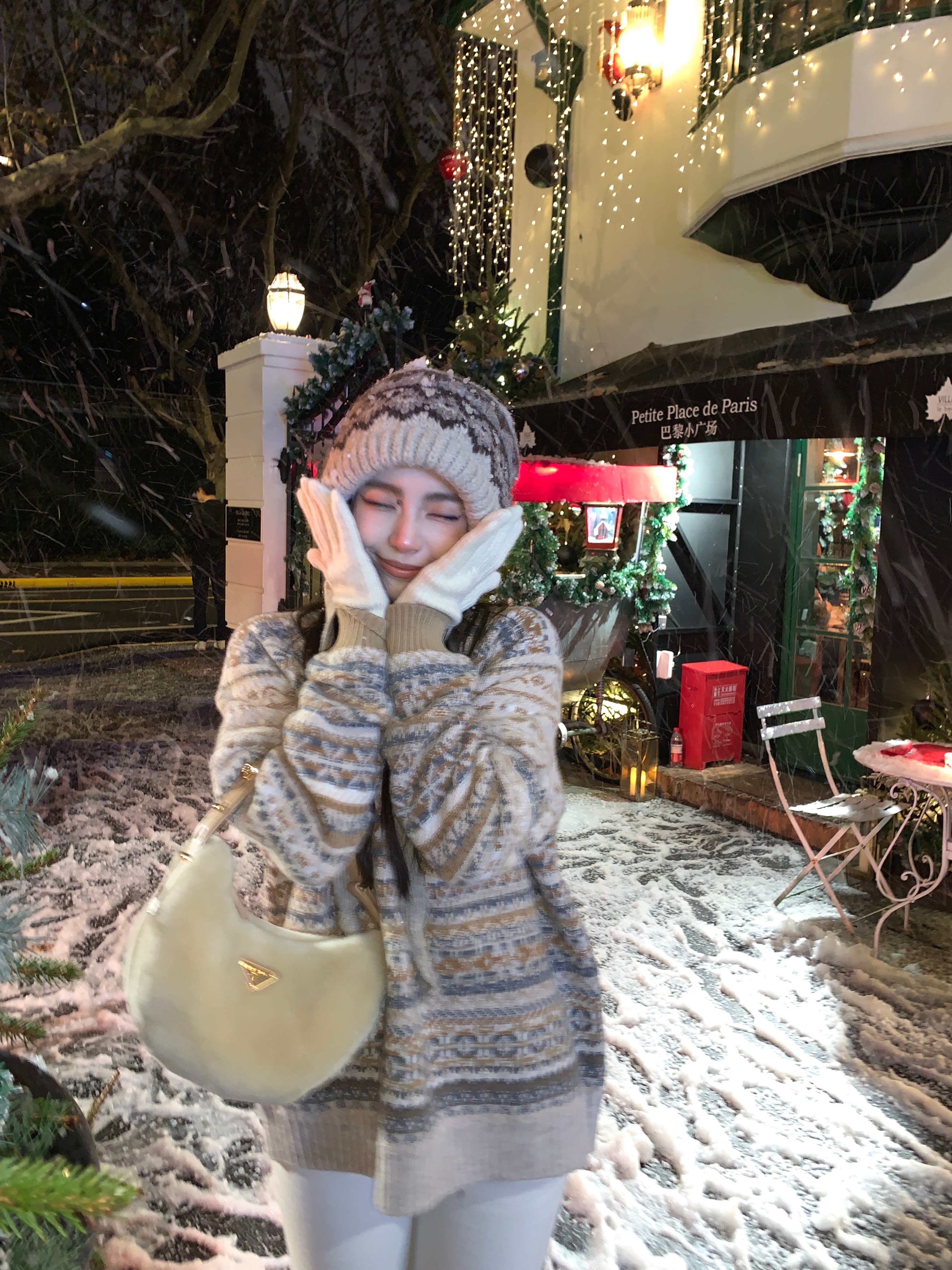 今日份超爱！真嘟好好看呀🎄❄️忍不住想发动图的那种程度[污] 这两天上海在下雨