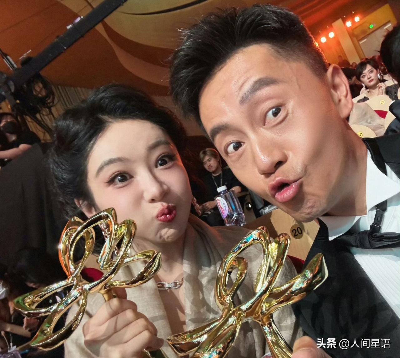 谁能想到，观众刚认识的李雪导演，今年已经52岁。更让人意外的是，他不只会导戏，还