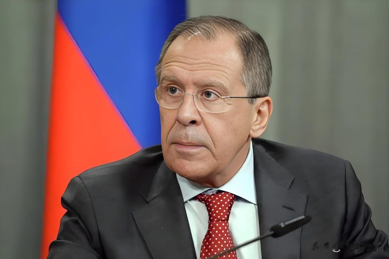 最新消息！
俄罗斯外长拉夫罗夫这次把话挑明了。

任何西方国家的军事人员、军事设