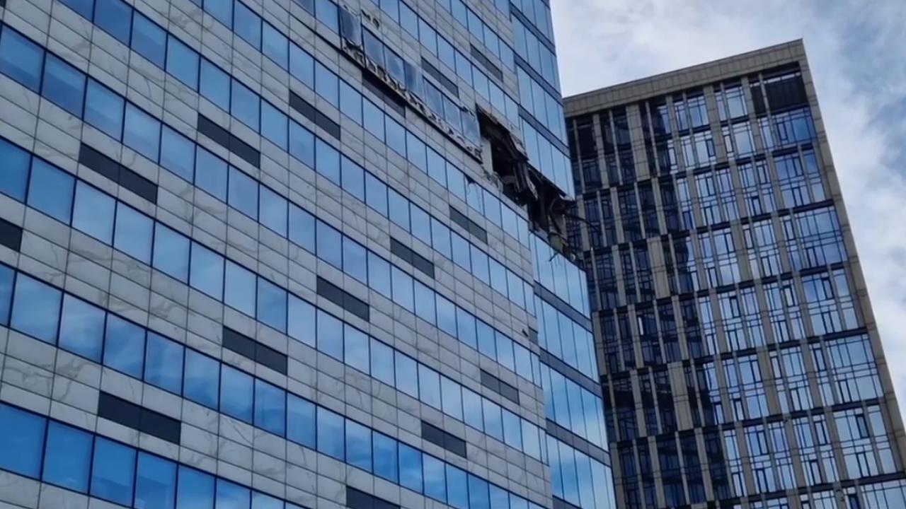 乌克兰4架无人机袭击莫斯科，两座塔楼受损。

据塔斯社报道，7月30日凌晨，4架