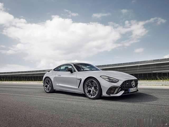 #enzo碎钞机##大v聊车# 【狂野新形态——奔驰AMG GT 63 Pro】
