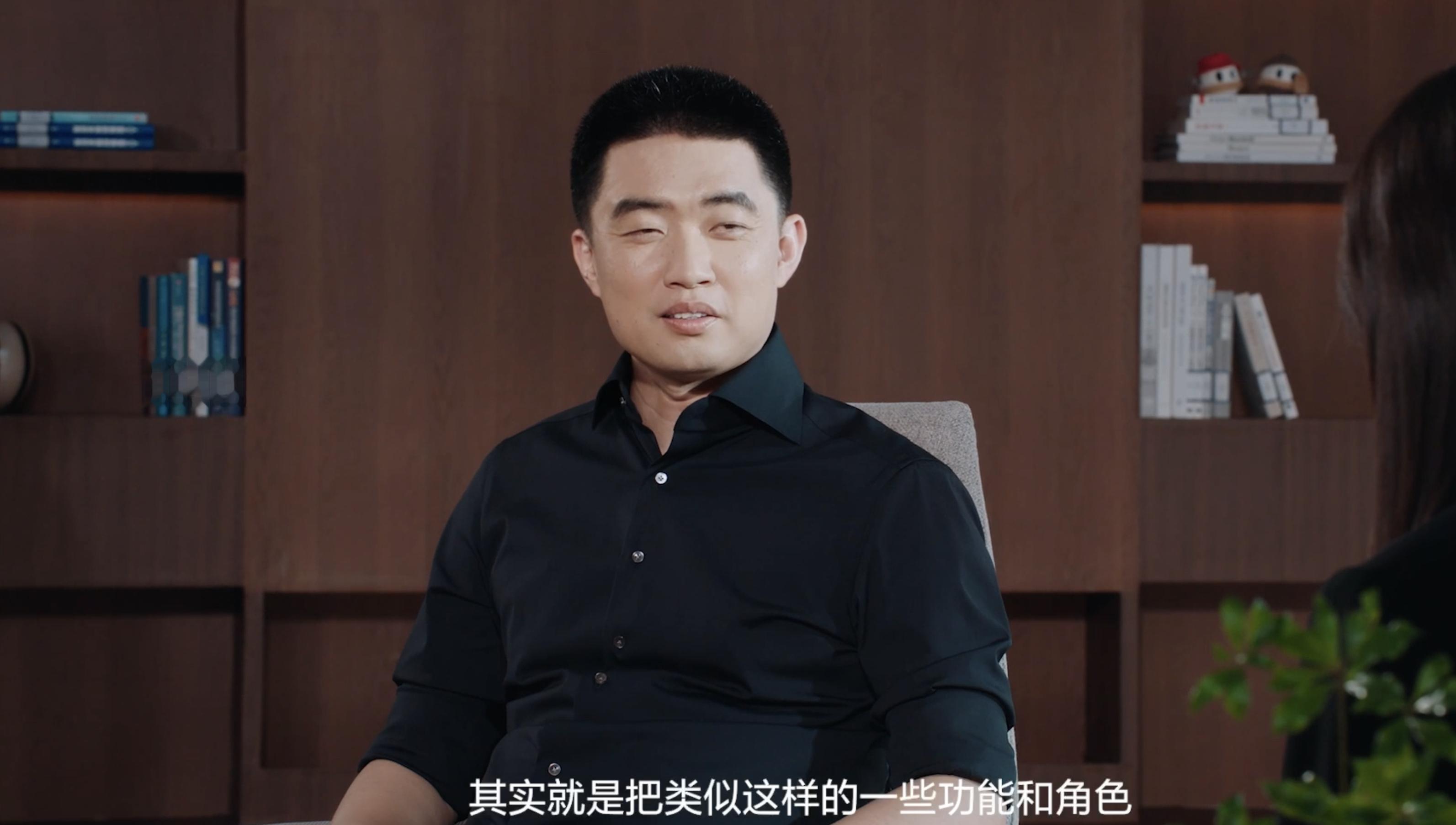 理想AI Talk第二季 李想谈什么是VLA？简单说，就是让汽车像人类司机一样思