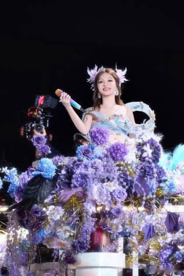 💎张韶涵2026巡演美商张韶涵新巡演花了五亿把舞台打造成艺术佳作，各类硬件全面