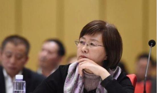 美国慌了，中国出了一位比导弹还可怕的女人！谁能想到，中国的东风17导弹出自她之手