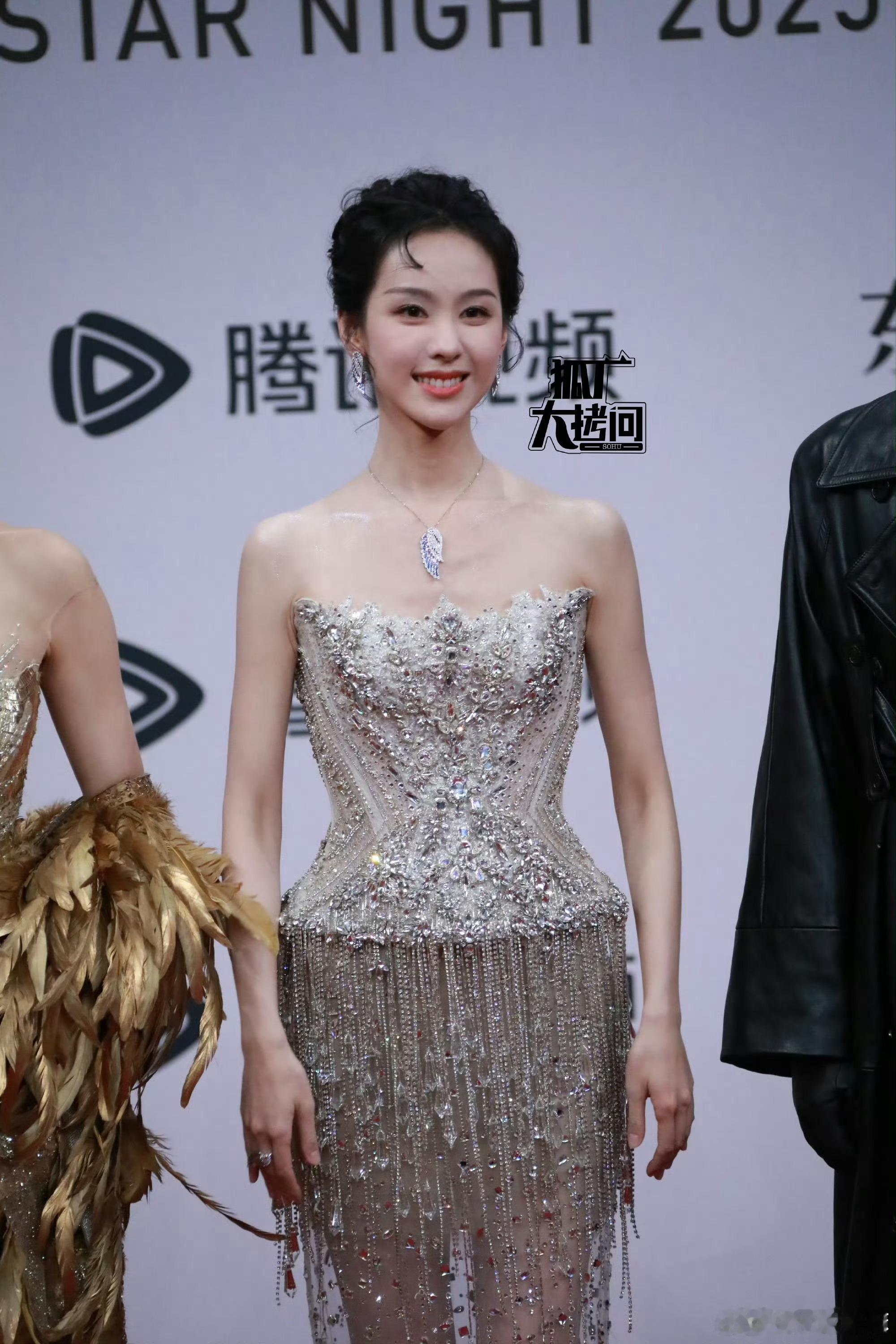 星光大赏 陈都灵这身怎么怪怪的？真的好看吗？ 