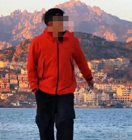 听说某离职男主播首次直播流量很好，比前公司要好很多。
     其实可以理解，正