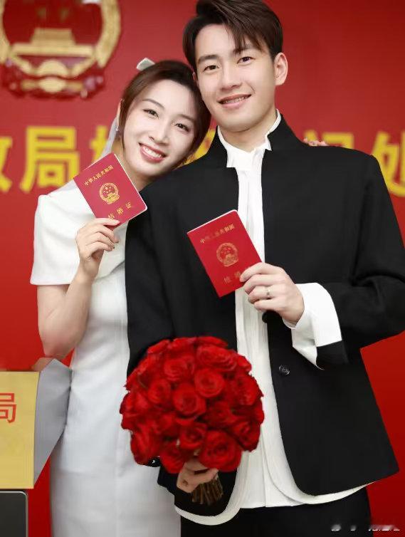 2月7日，羽毛球世界冠军王昶在社交平台发布喜讯，他与中国乒乓球运动员钱天一领证结