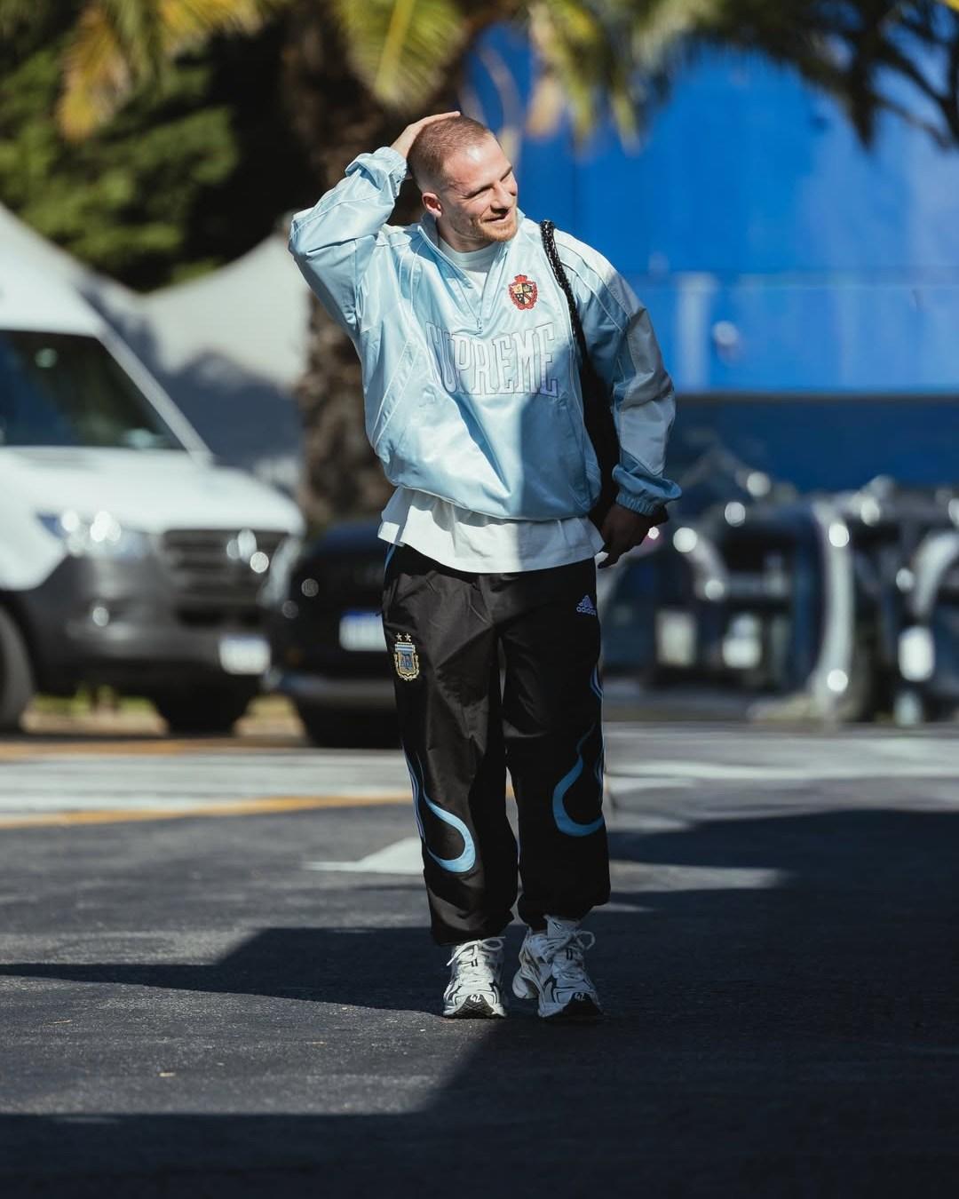 麦卡利斯特尝试了人生中第一次寸头造型💇‍♂️

🤔你们说男生换发型是什么意思