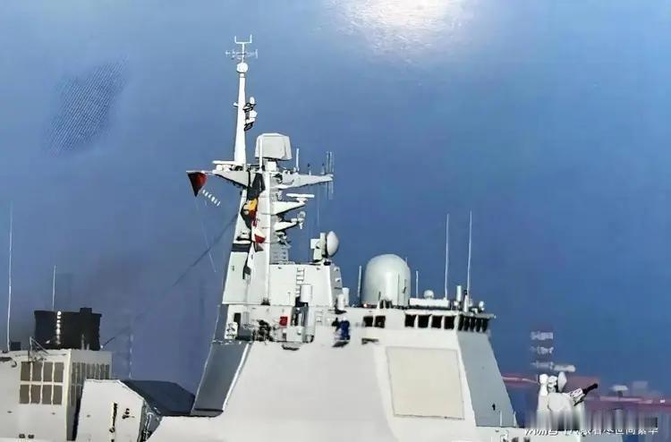 改进型052D换装新雷达：探测400公里反隐身，成本可控成体系核心
当人们讨论改