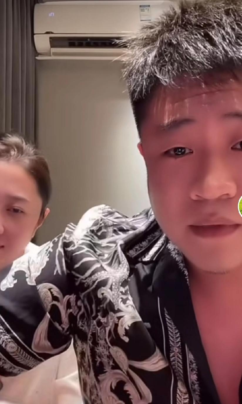 王亮因为受到不公平对待遇所以闹，人家亲爹挣的钱为啥亲儿子花不得 。后宫说了算，她