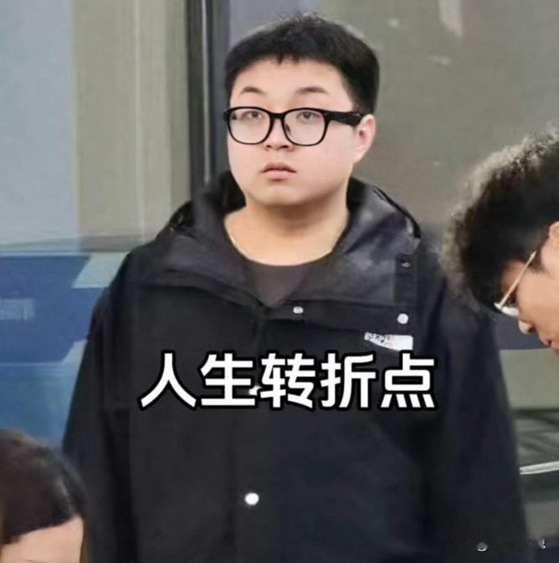 在小米交付中心撞死销售的这位年轻人，看长相就不像是一个张狂的人。事情发生之后，他