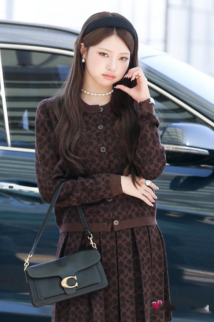 KiiiKiii x Coach女团KiiiKiii首个时装周之旅，即将亮相Co