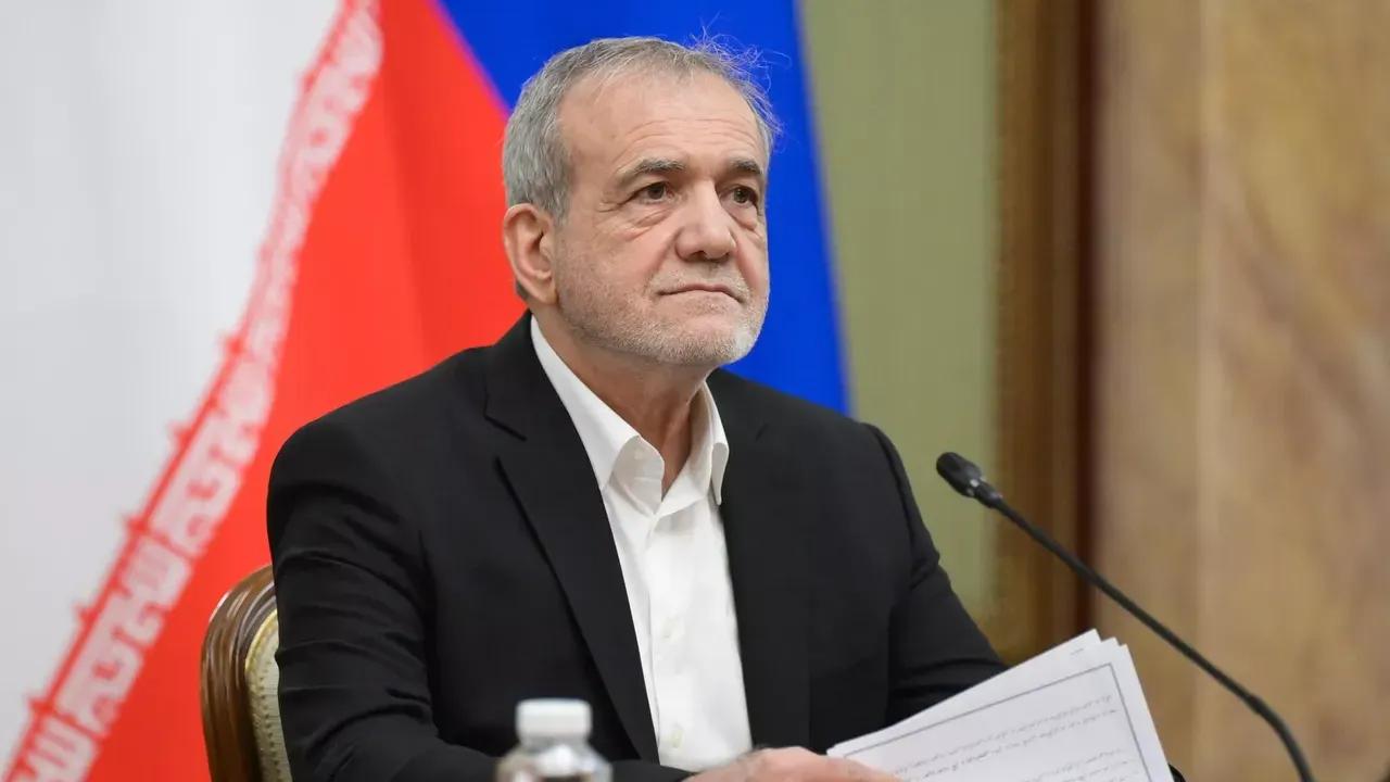 伊朗总统突然改口提统一声音，温和派的妥协，实则是国家危难下的清醒
 
伊朗总统的