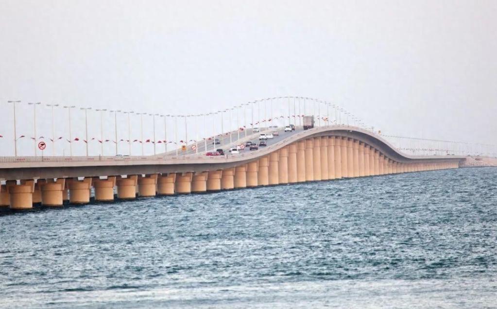 沙特最新消息！

4月7日中午，中东地区突然传出一条大消息！连接沙特和巴林的唯一