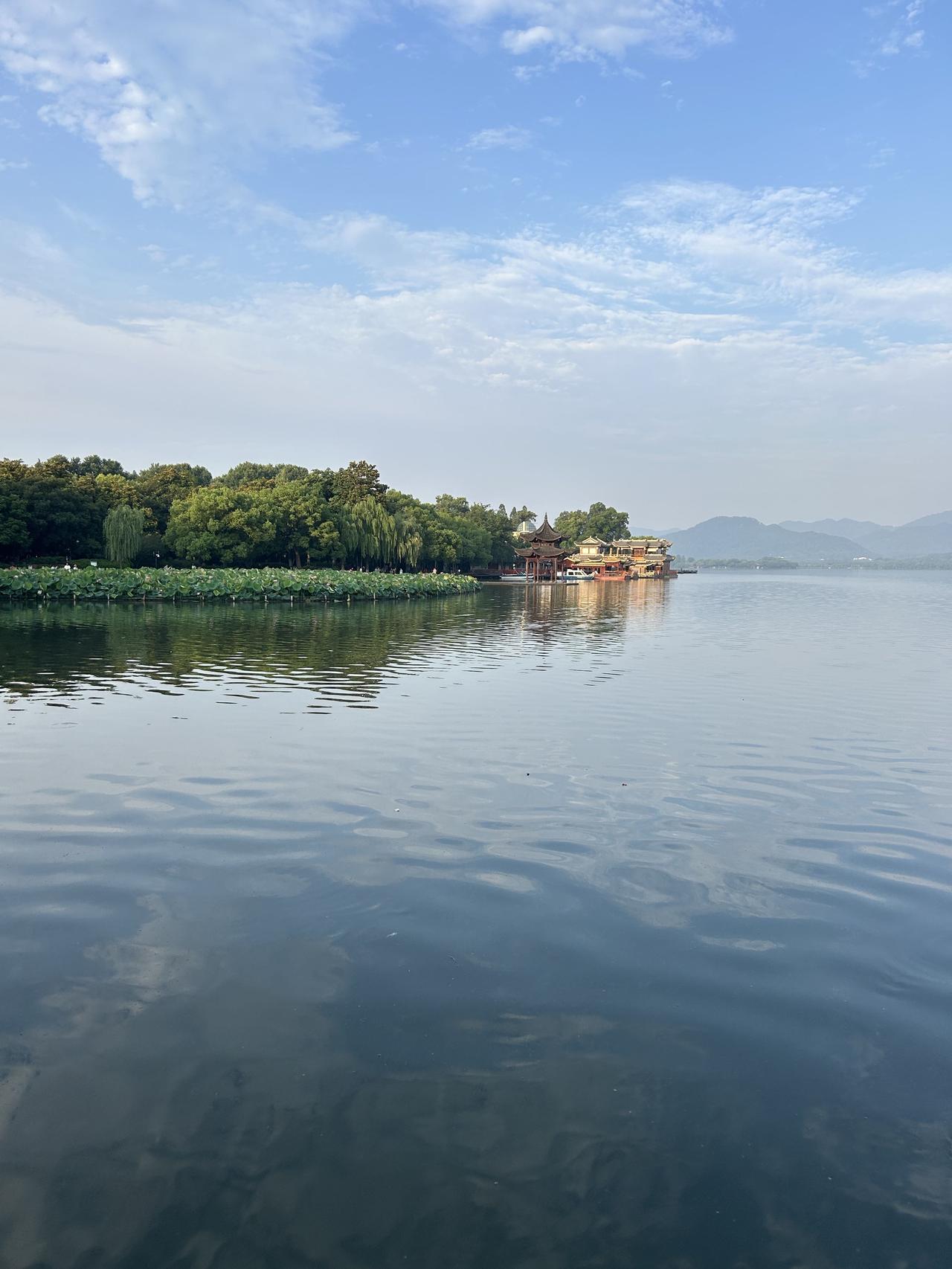 平淡的日子慢慢过，三餐温暖，家人平安，便是人间最好光景。