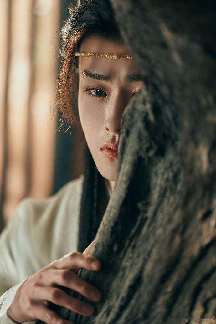 #没人夸田嘉瑞演技吗#田嘉瑞的演技真的太好了！卓翼宸的遭遇让人同情，而他的表演更