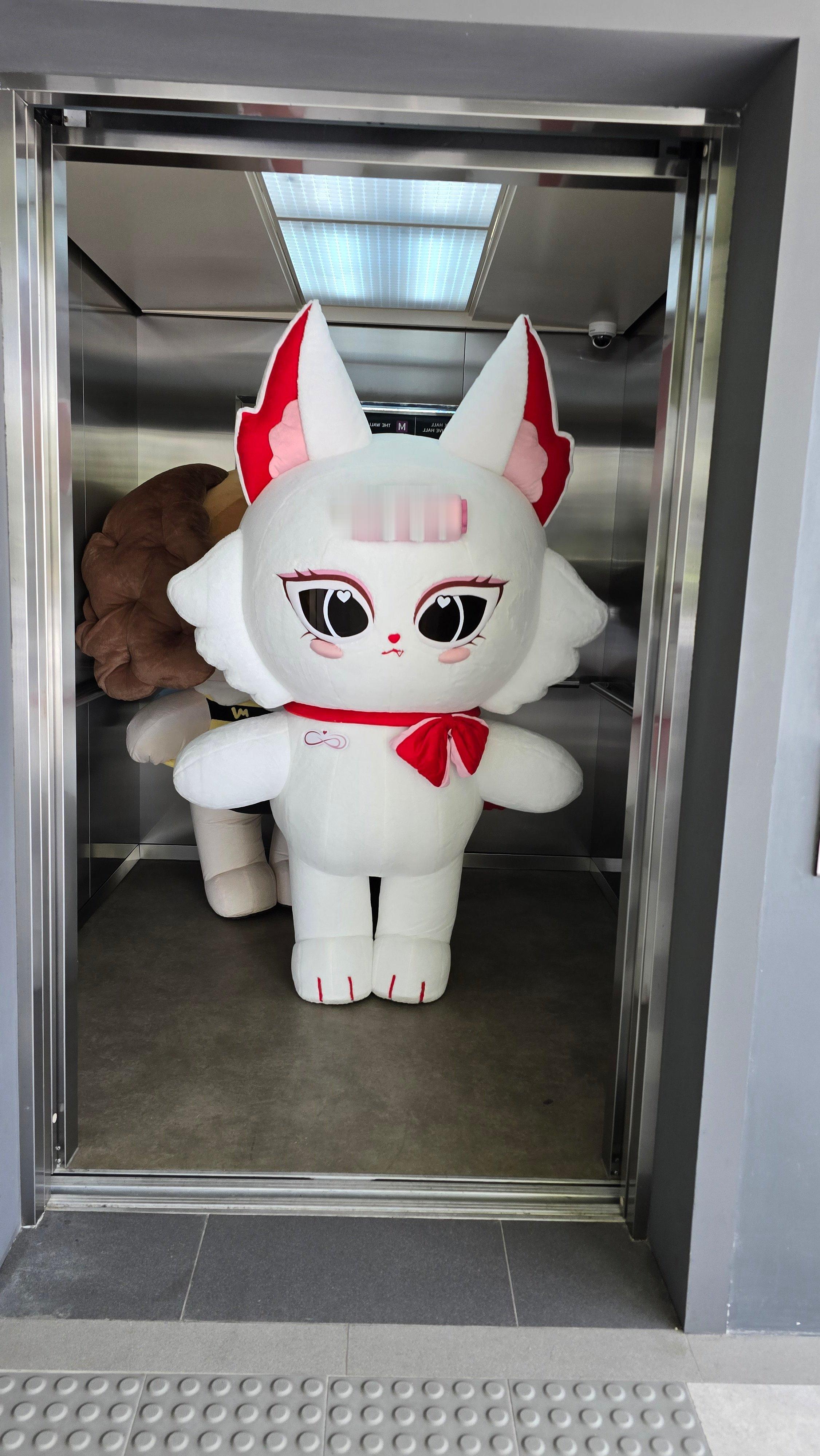JanJingjing 🦊🐯janjingjing 约了8点，迟到5分钟，好