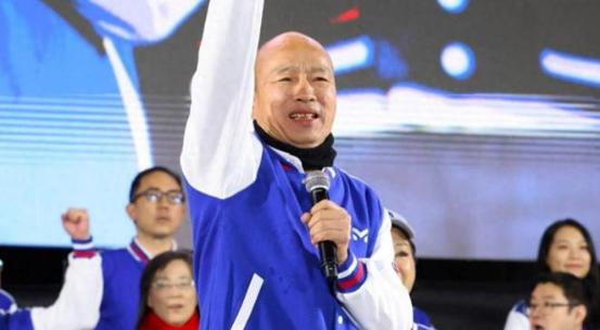韩国瑜稳了？国民党民调碾压民进党，翻盘机会出现，大陆送上助攻。
 
岛内对韩国瑜