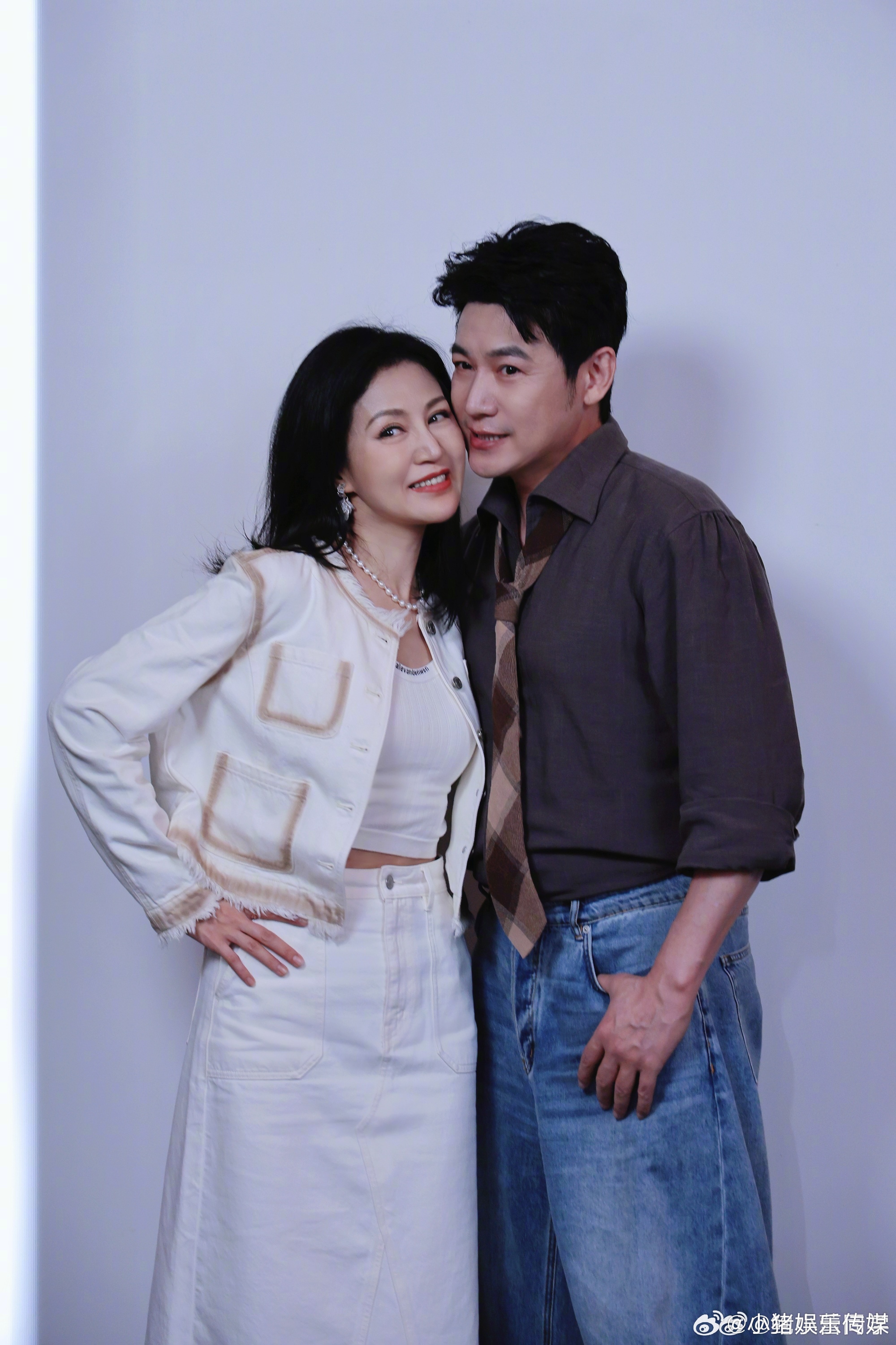鲍蕾帮陆毅剪了25年头发爸爸当家 娱乐圈里难得的长久夫妻，陆毅鲍蕾没有轰轰烈烈的