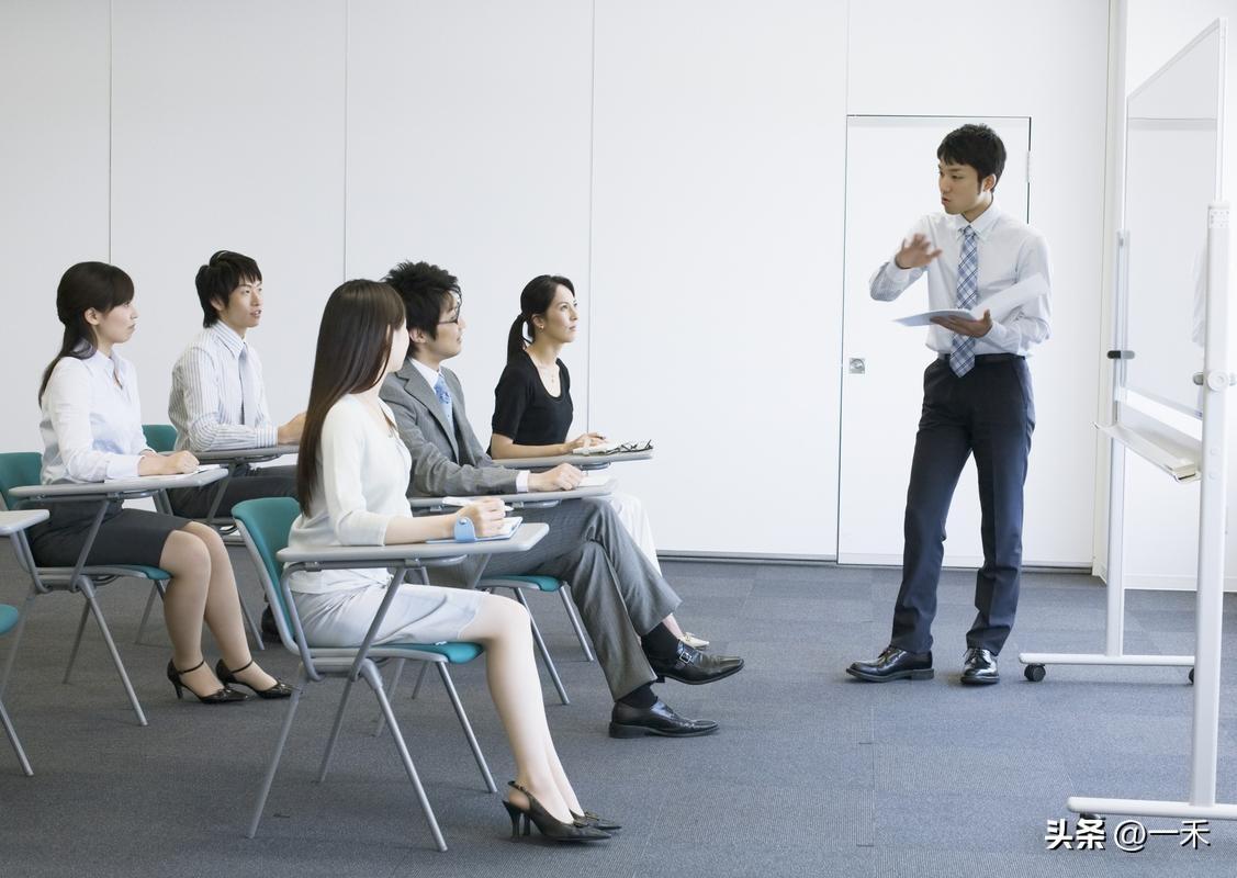 职场矛盾别硬刚！高情商处理技巧，越处理越显专业
 
在职场中处理社交矛盾，确实需