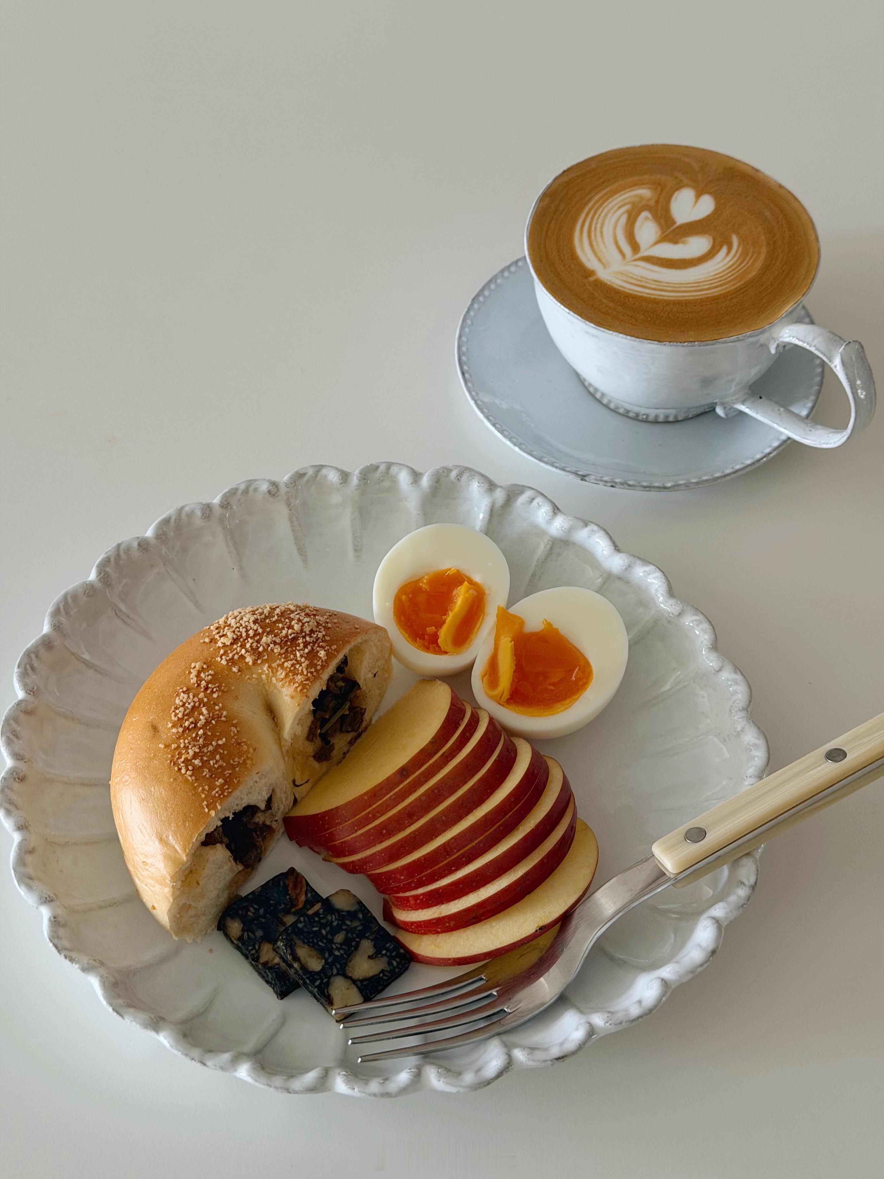 食物，不只是一日三次的维生必需品，而是一种美好的、适宜与他人分享的东西。 