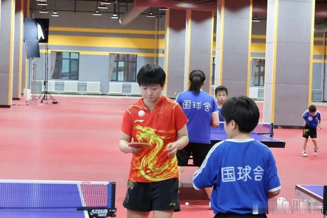 孙指导上线了！鼓励式教学，情绪价值拉满～[太开心]图源水印｜ ​​​