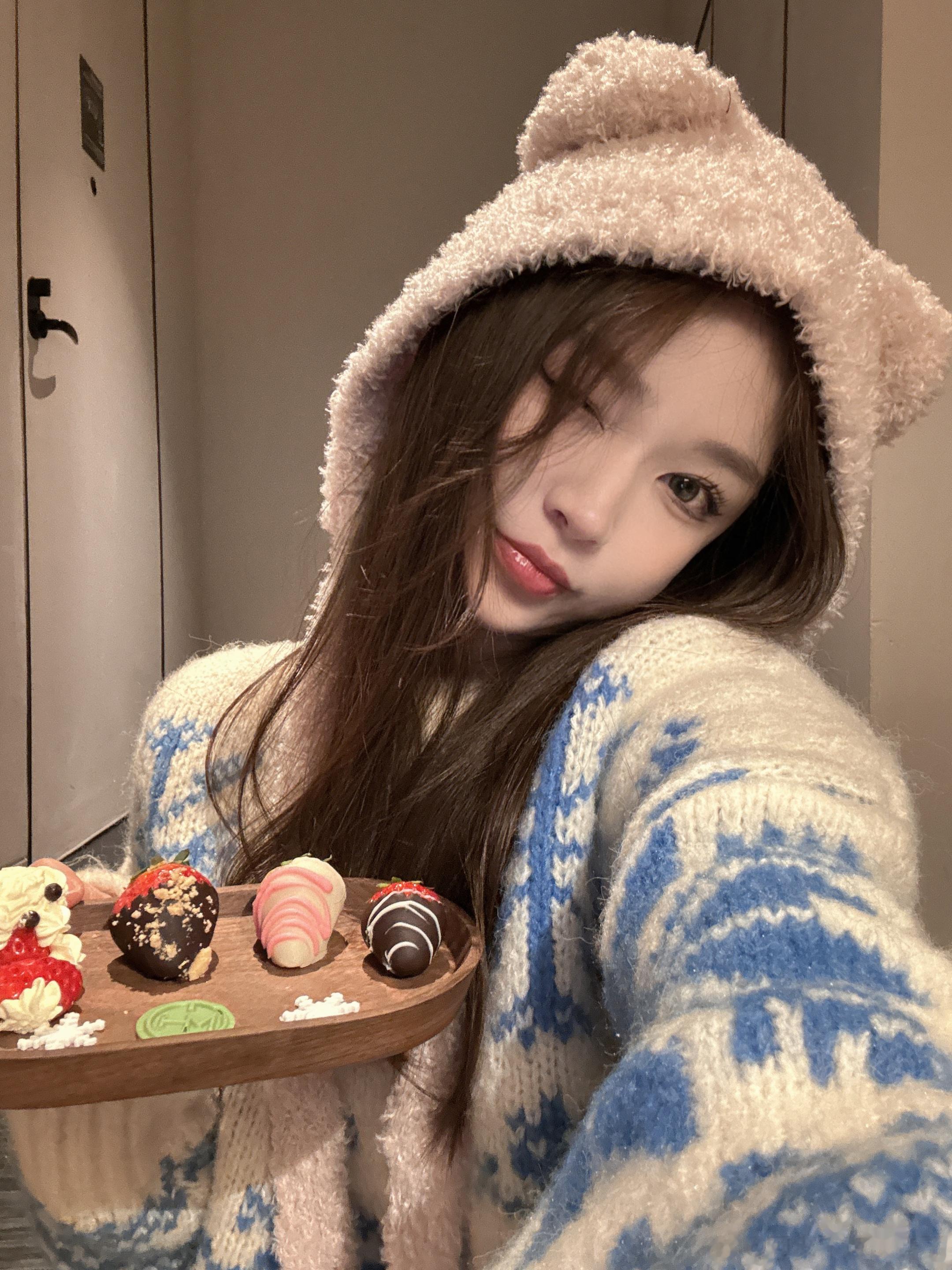 🔔蓝色雪花❄️毛衣是我想要的感觉 很厚一件！！很嗲的 ​​​