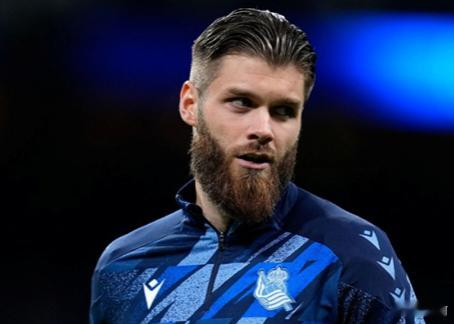 克罗地亚国脚卡莱塔·卡尔于去年夏窗从里昂租借加盟皇家社会，租借合同至今年夏天结束