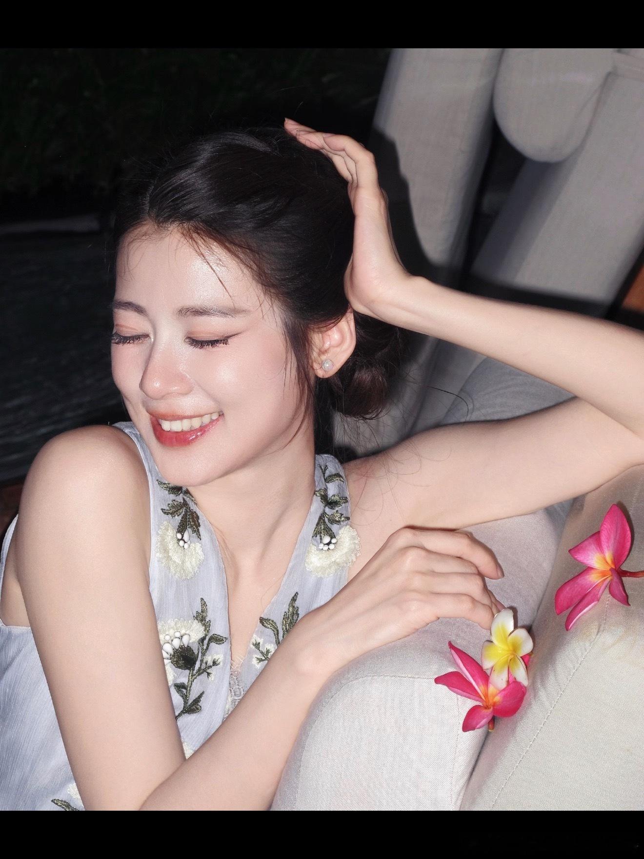 颜安赵昭仪冲的同一片浪很难得的同频默契✨颜安与赵昭仪简直是互联网冲浪的伯牙子期，