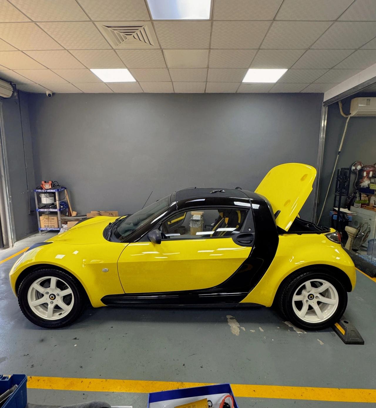 20年前的“老头乐”？smart roadster实车竟这么小一坨，这设计放在当