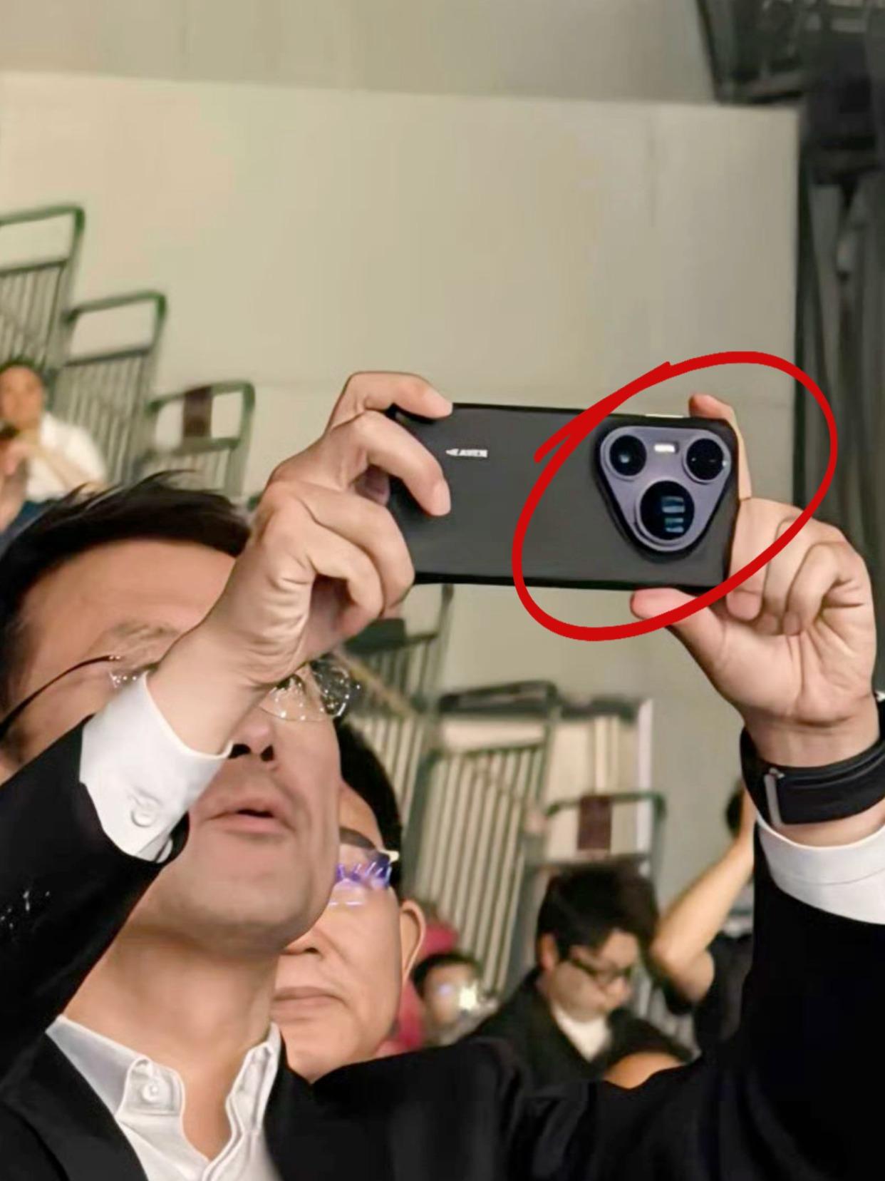 全体起立！华为终于要放大招了！

等了这么久的华为新旗舰，华为Pura80系列终