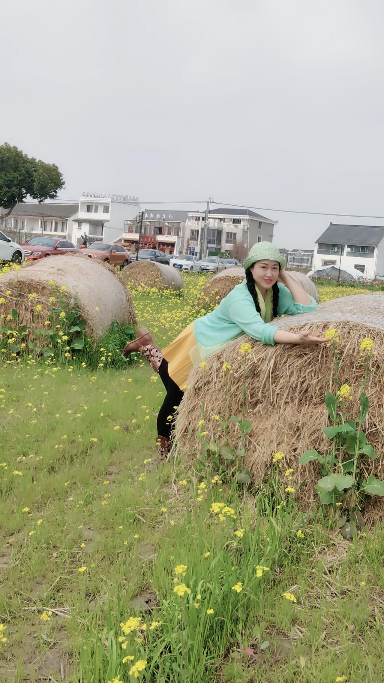 热爱舞蹈的人永远年轻,是不是?我是七零后的鼠，54了，这是昨天在奉贤李窑村网红油