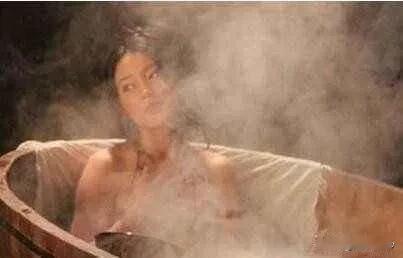 “人洗三澡，命比纸薄”？哪“三澡”不能洗？告诉你答案

在繁忙的现代生活中，洗澡