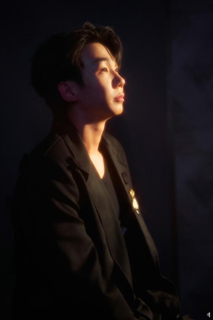 #白举纲后会无期 出音味来#白举纲在《下一战歌手》中翻唱的《后会无期》令人赞叹，