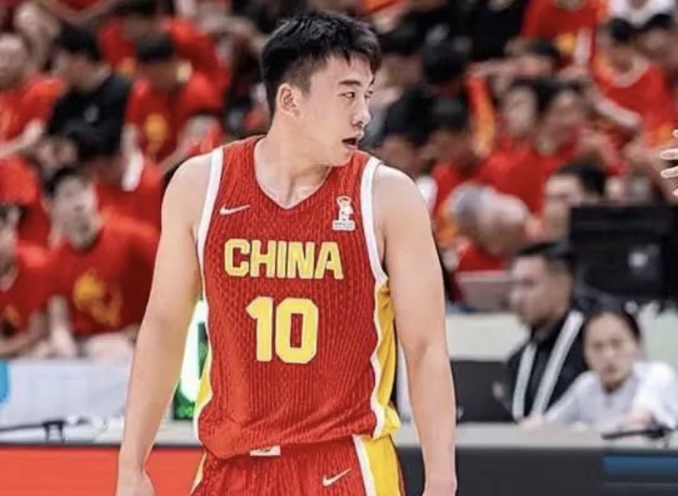 天呐，太牛了！中国男篮这进攻效率太高了，仅上半场就砍瓜切菜一般，大胜菲律宾队36