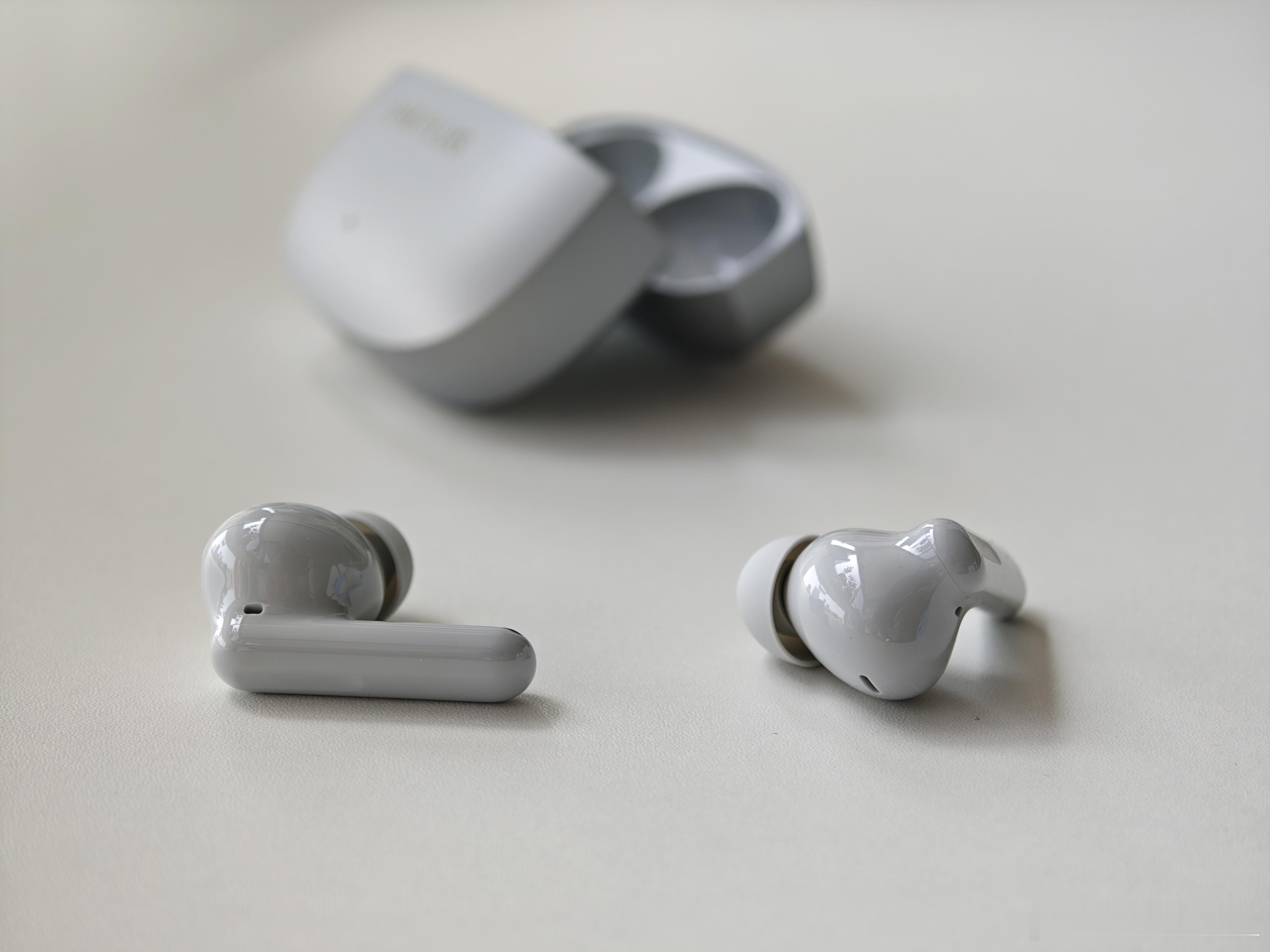 开箱一加BudsAce3钛空银！夹总不让多说了，能冲！网页链接