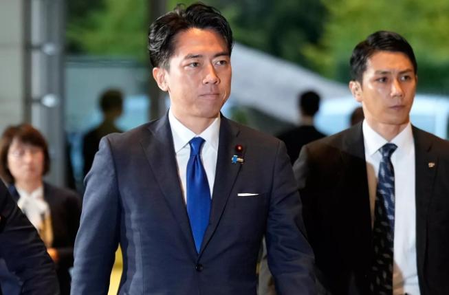 突发！日本防卫大臣“拜鬼”！8月15日，在日本战败投降纪念日一早，日本防卫大臣小