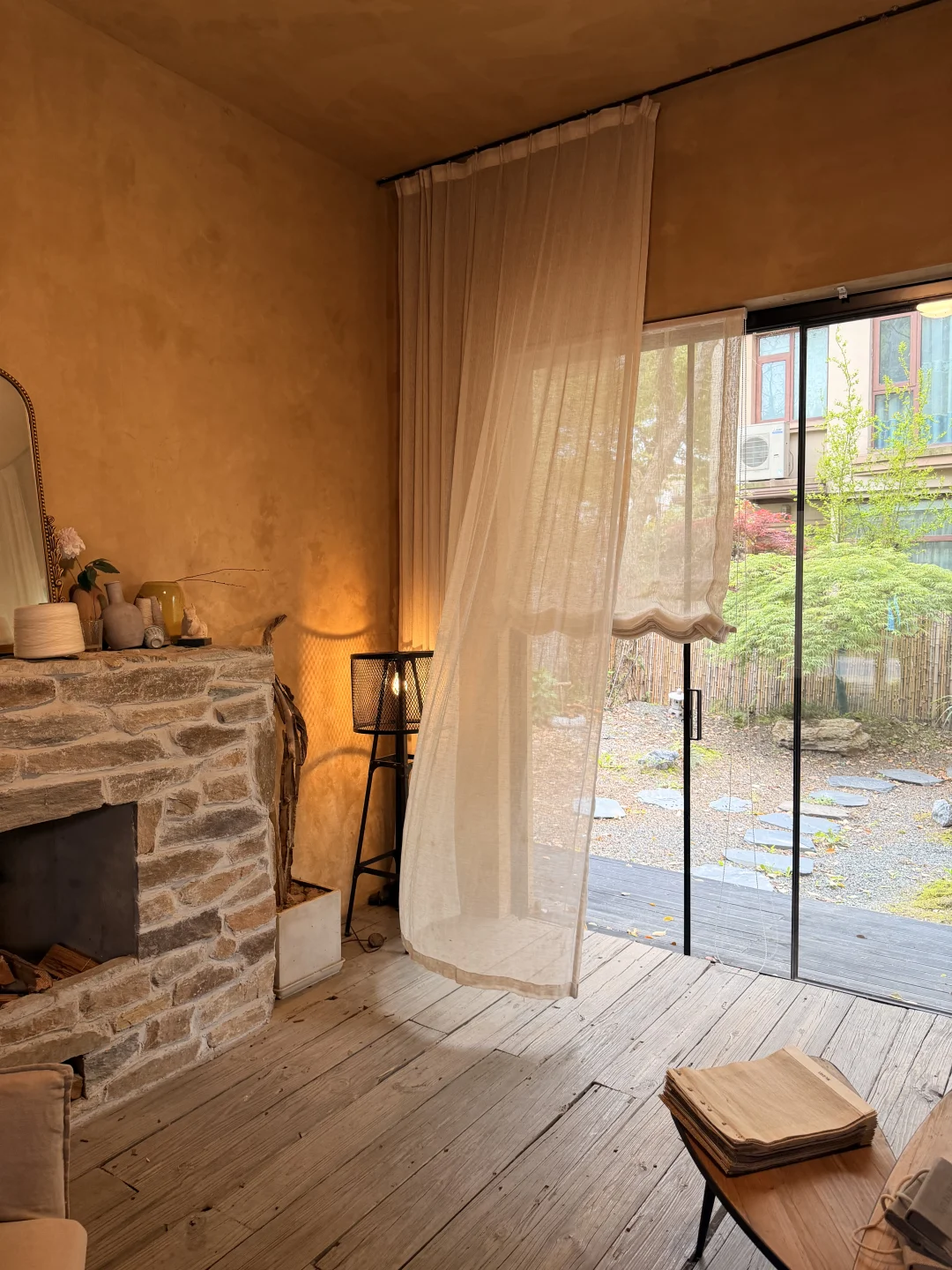 微风送来亚麻纱最好的装饰