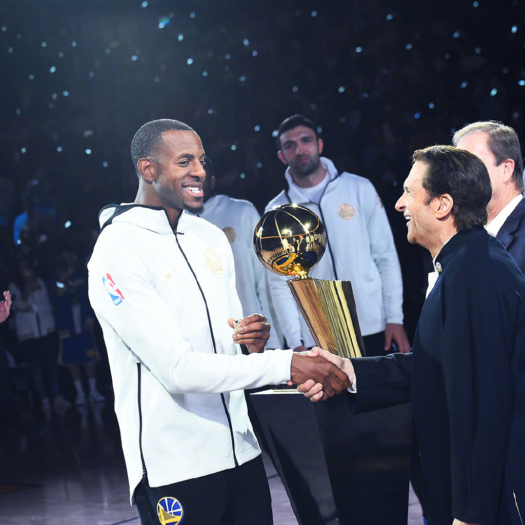 #伊戈达拉宣布退役##詹姆斯正式成为nba最老球员# 在接受纽约时报专访时，39