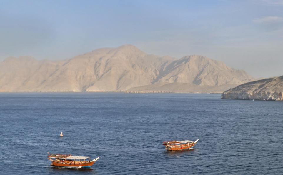 海峡被堵，油价狂飙！11国看不下去了，紧急抱团喊话：别搞事情了！

就在大家担心