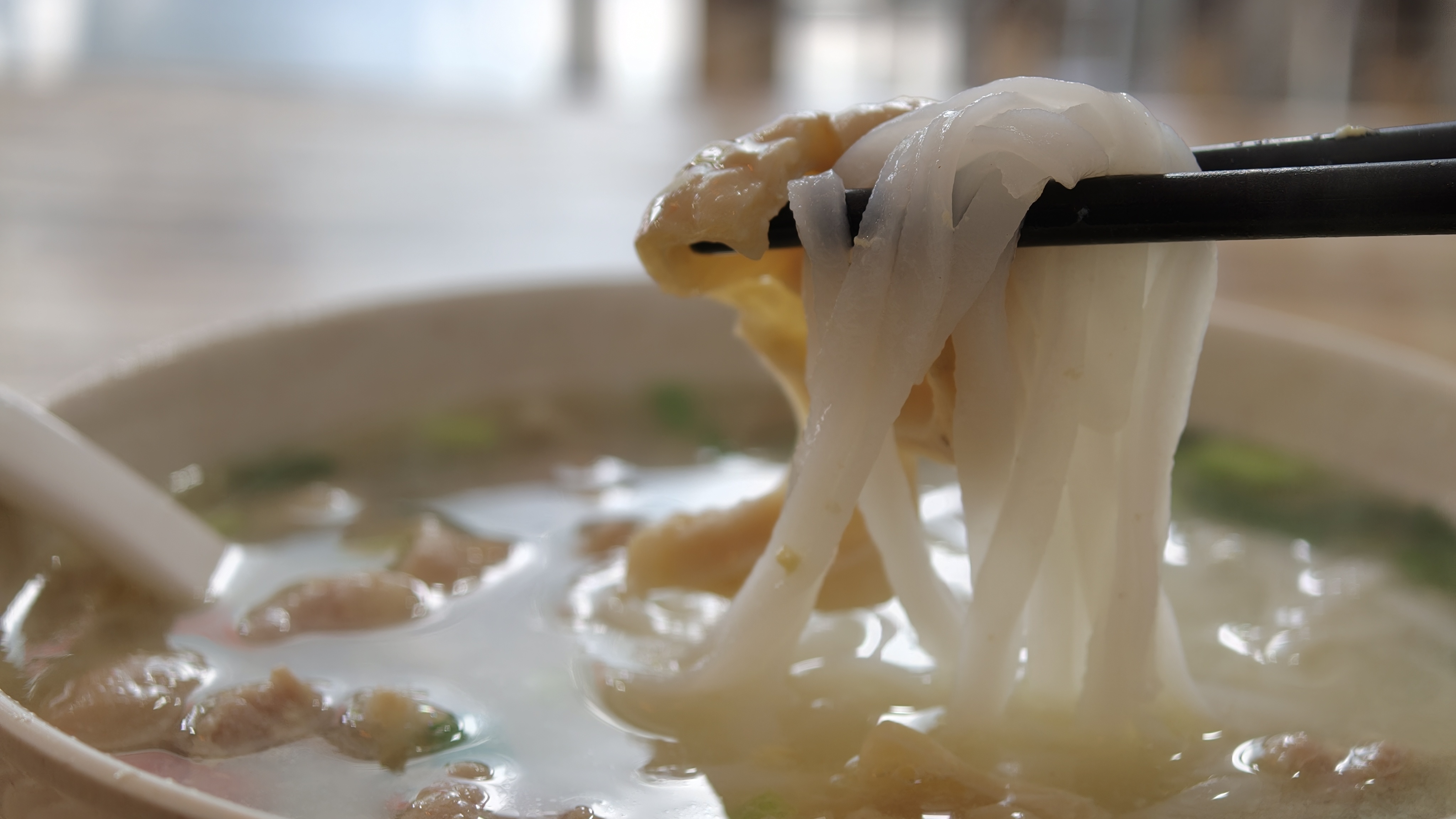 到三亚一定要吃这种本地人开的餐厅，他不是那种大开大合的菜，但是你却能够尝出这个地