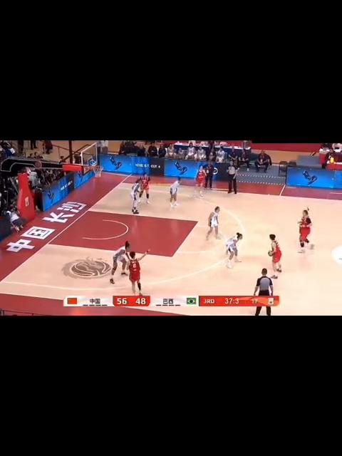 女版奥尼尔。
刘雨桐号称女版奥尼尔，看了这次激光，我感觉太贴切了。
宝贝，发条线